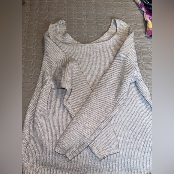 Off the Shoulder Ashley’s long sleeve - Picture 2 of 2